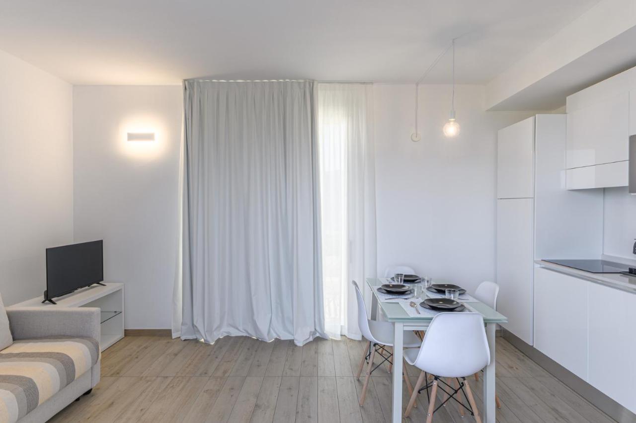 Capo Falcone Charming Apartments Стинтино Экстерьер фото